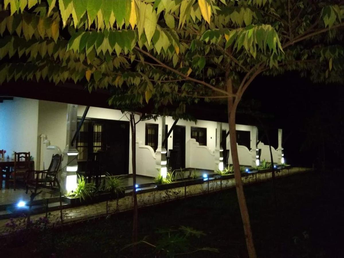 Amron Resort Sigiriya Exterior foto