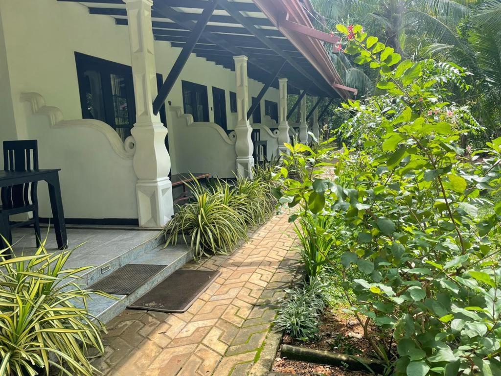 Amron Resort Sigiriya Exterior foto