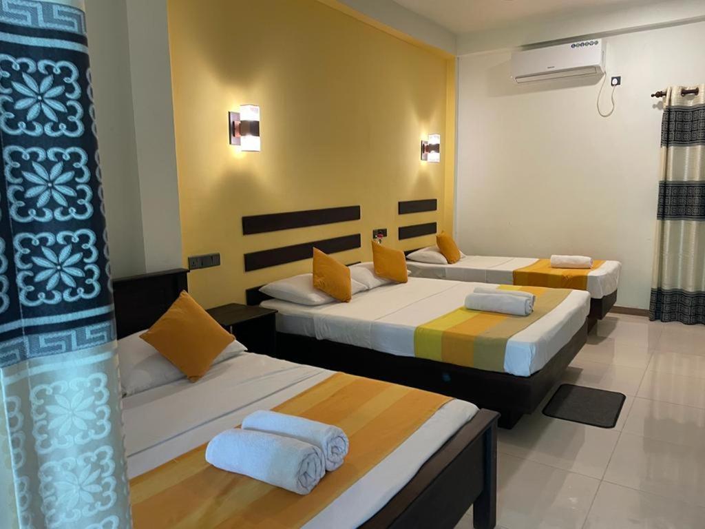 Amron Resort Sigiriya Quarto foto