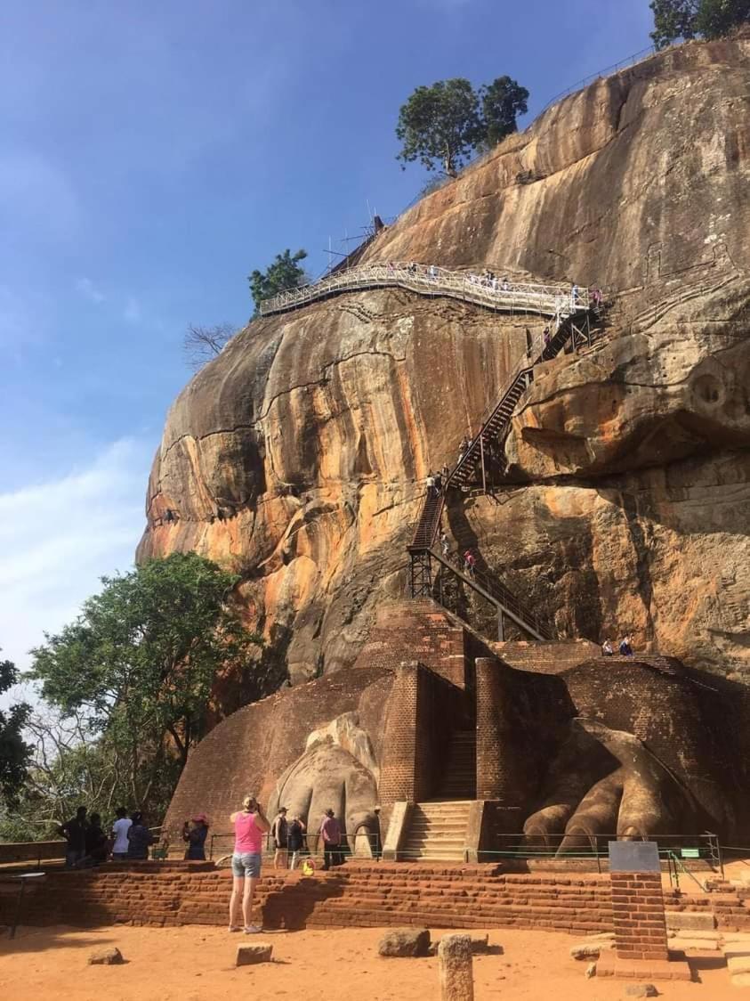 Amron Resort Sigiriya Quarto foto
