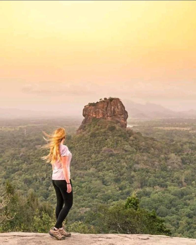 Amron Resort Sigiriya Quarto foto